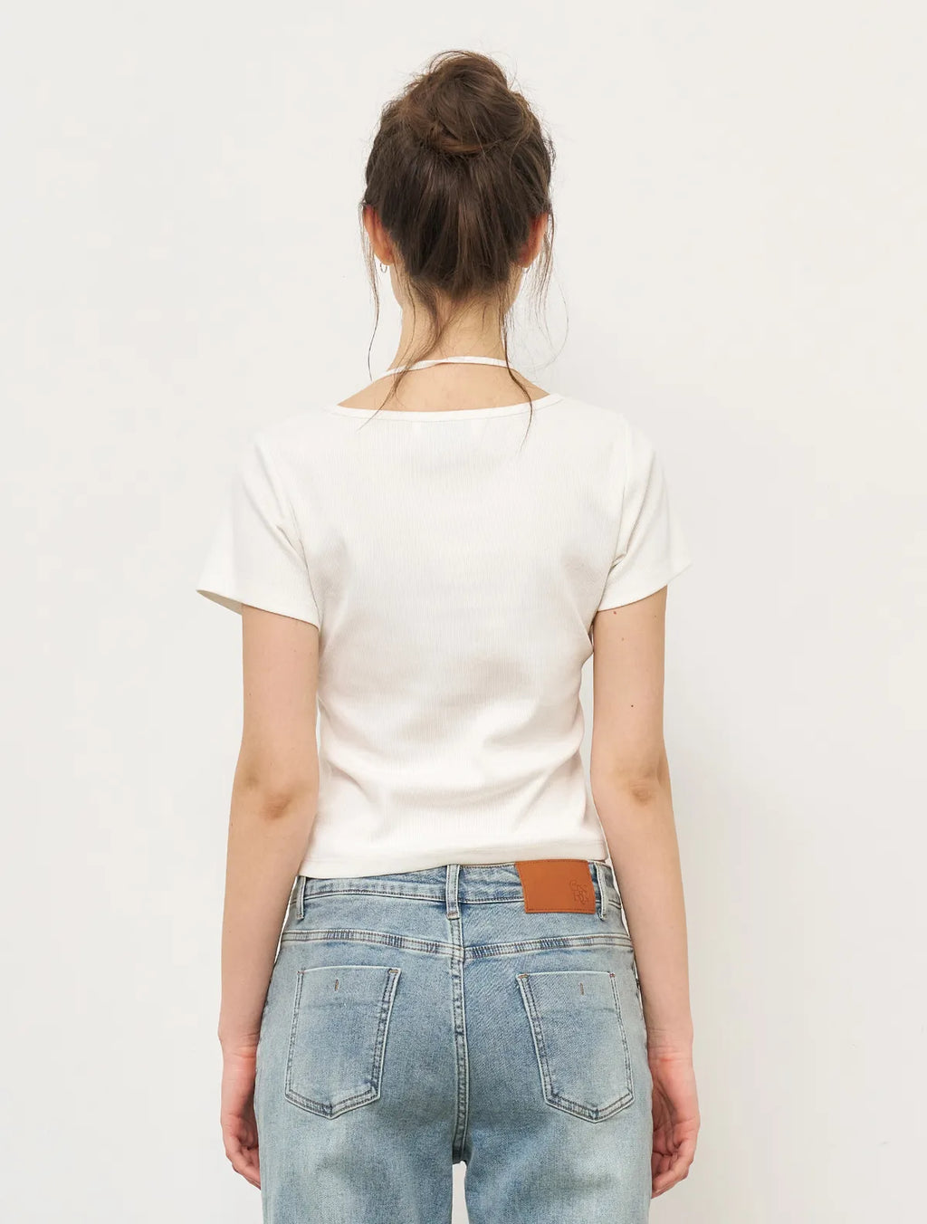 Button slit string short sleeve tee